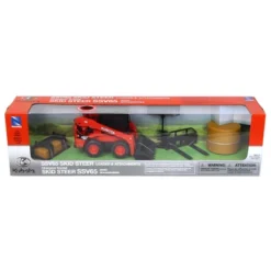 New Ray 1/18 Plastic Kubota SSV65 Skid Loader With Accessories & Bales SS-33133C