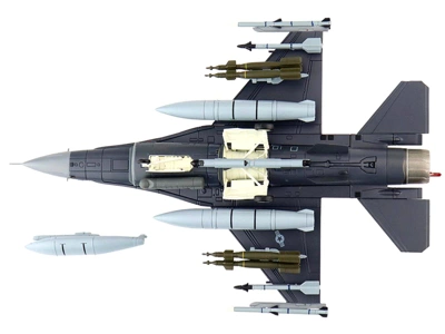 General Dynamics F-16C Fighting Falcon Fighter Aircraft "Air Power Series" 1/72 Diecast Model By Hobby Master 6 General Dynamics F-16C Fighting Falcon Fighter Aircraft "Air Power Series" 1/72 Diecast Model By Hobby Master - Image 4