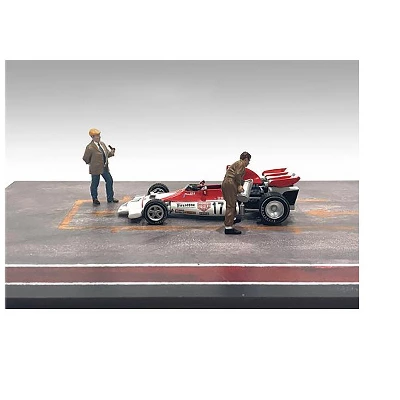 "Race Day" Two Diecast Figures Set 4 For 1/43 Scale Models By American Diorama 3 "Race Day" Two Diecast Figures Set 4 For 1/43 Scale Models By American Diorama